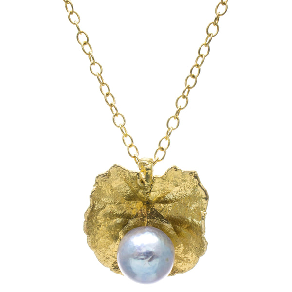 Miniature Gold Pennywort Pendant with Pearl